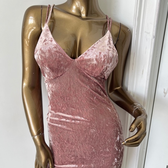 Brand New Elegant Pink Velvet Dress - Picture 3 of 4